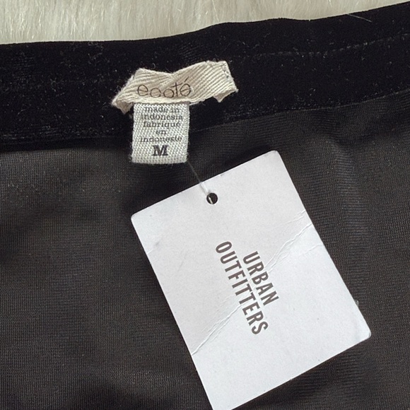 Ecote Urban Outfitters Black Velvet Flounce Mini Skirt - Picture 3 of 7